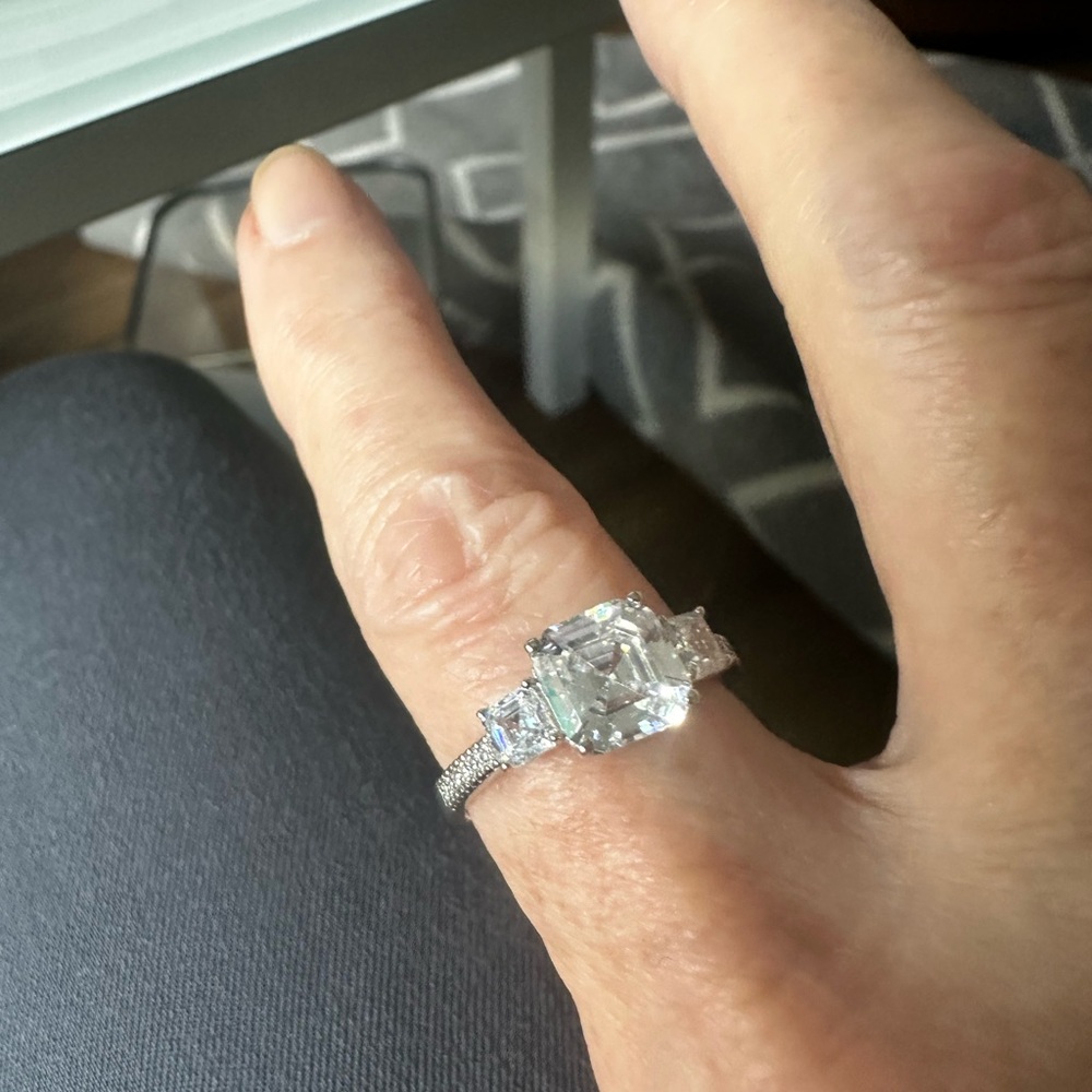 Elegant Silver Women's Ring